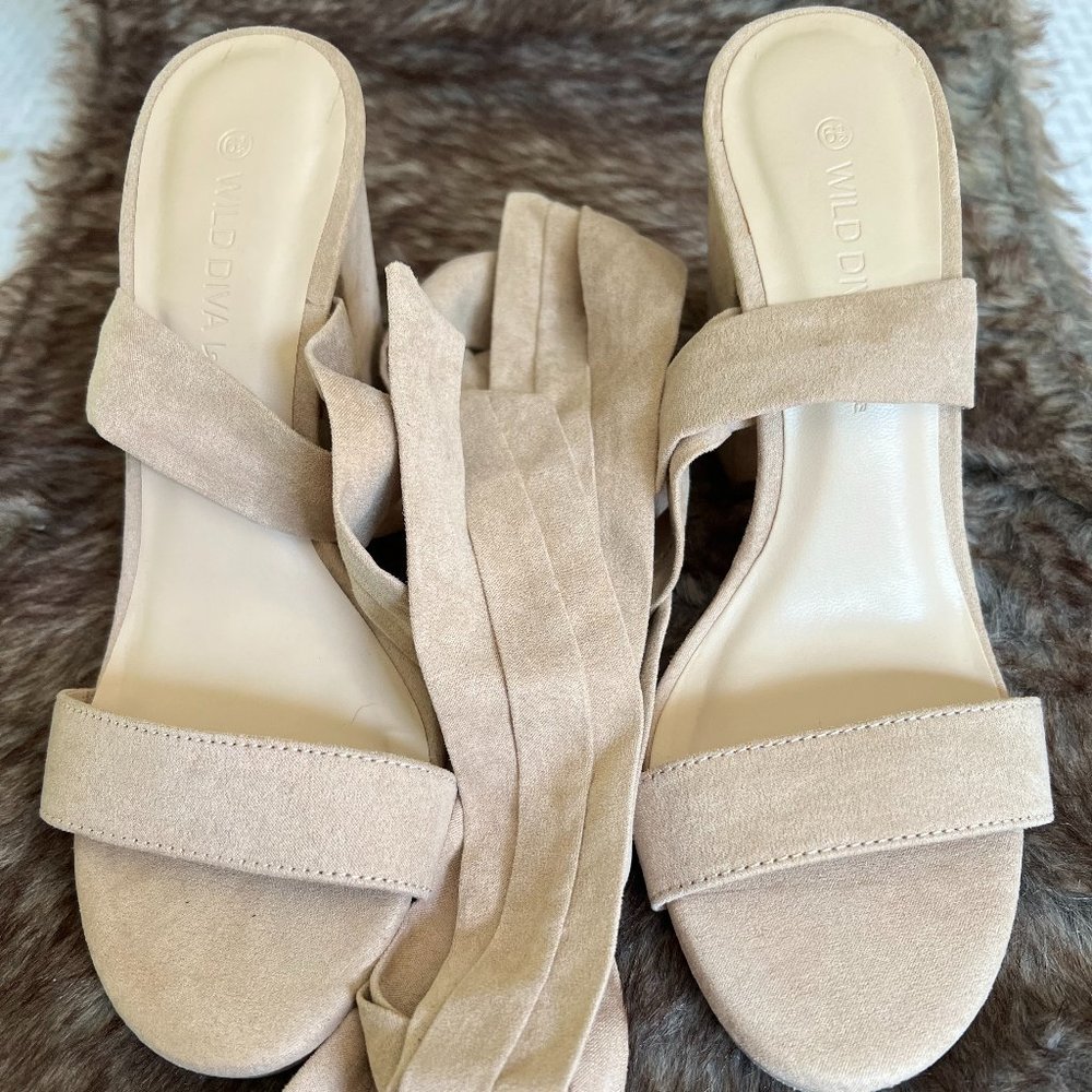 Brand New Wild Diva sandals block heel  Sz 6 1/2